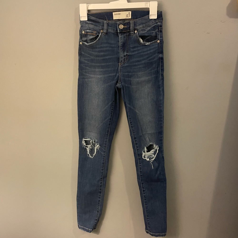 GARAGE Ripped Jeans